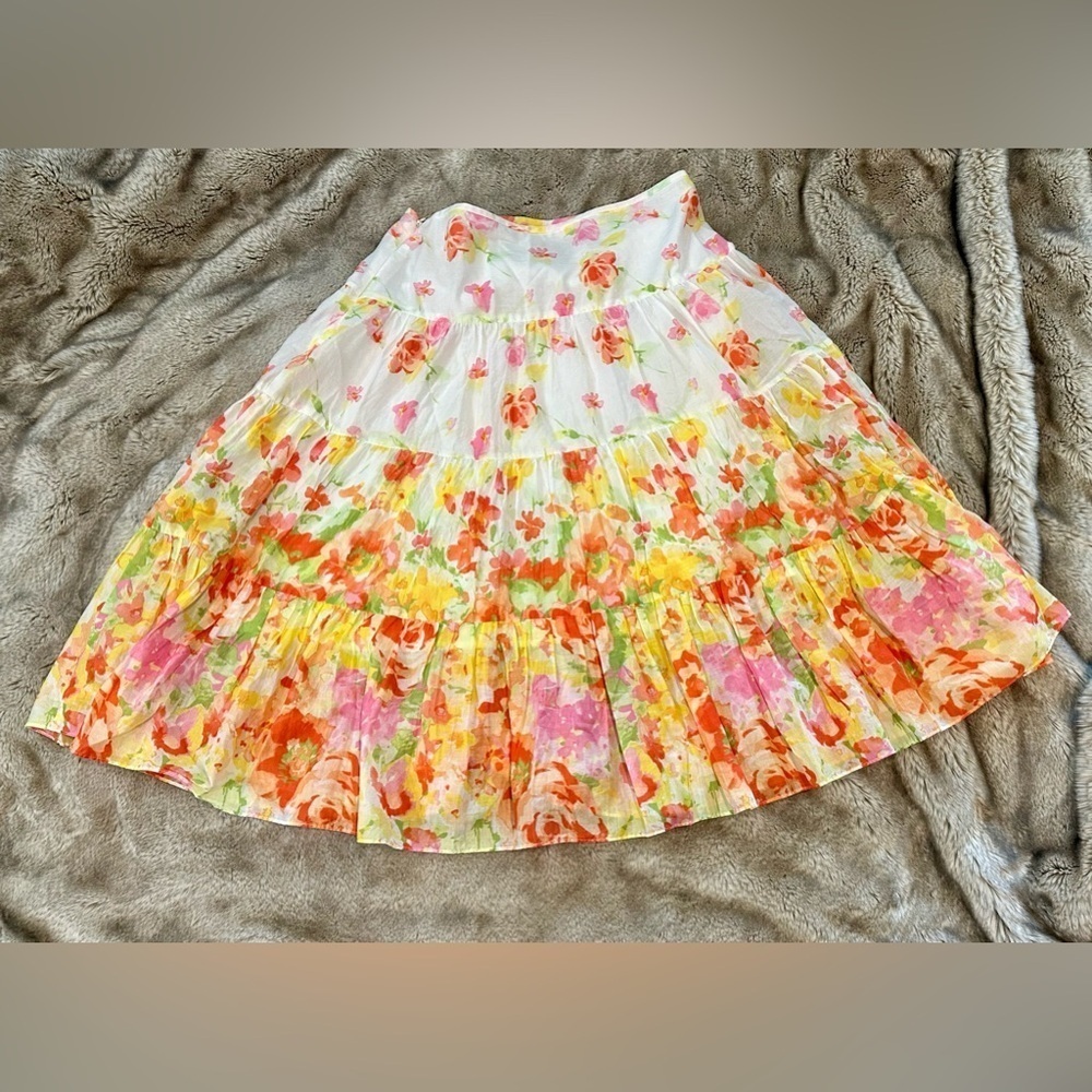 So feminine and pretty, Chaps skirt, size 8, cotton lining​​​​​